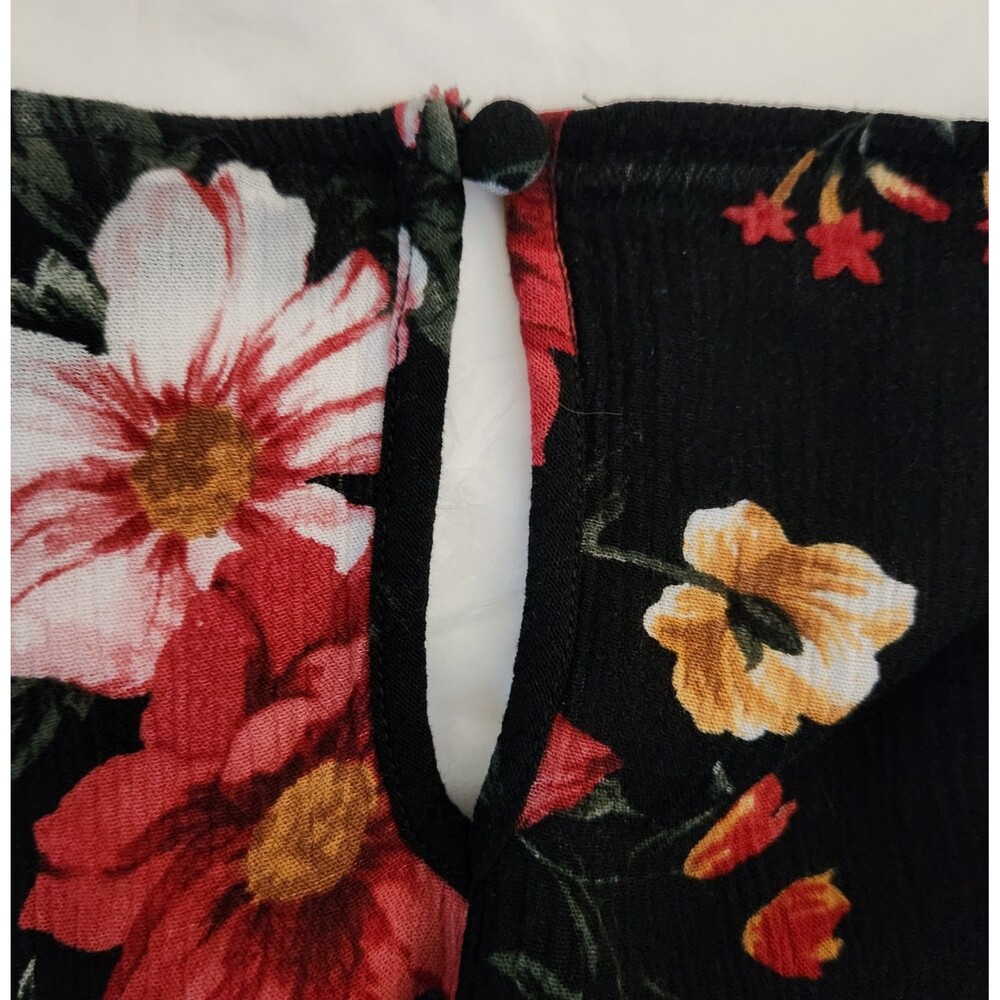 Torrid Women's Blouse Size 5 Black Floral Roses Pullover Flattering Romantic EUC - Picture 5 of 9